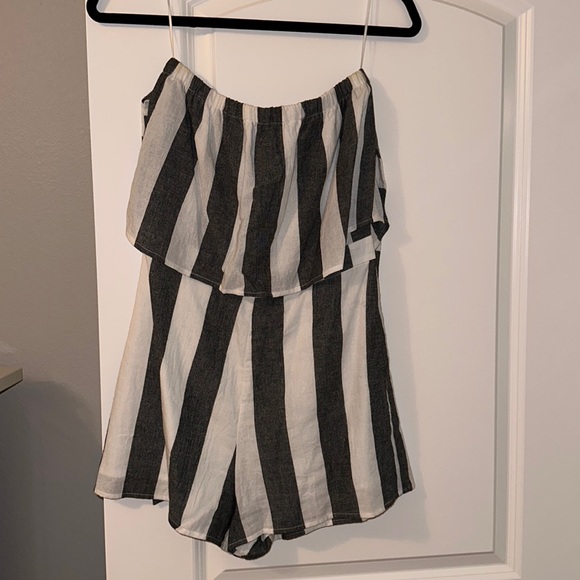 Strapless grey and white striped romper - Picture 2 of 5